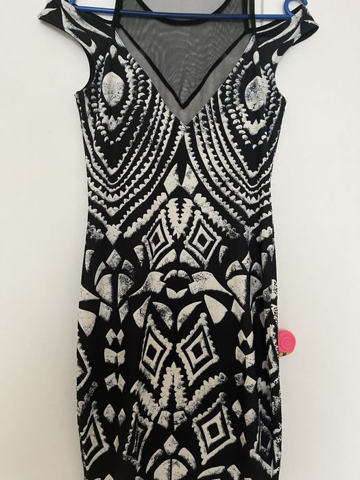 Официална рокля размер М