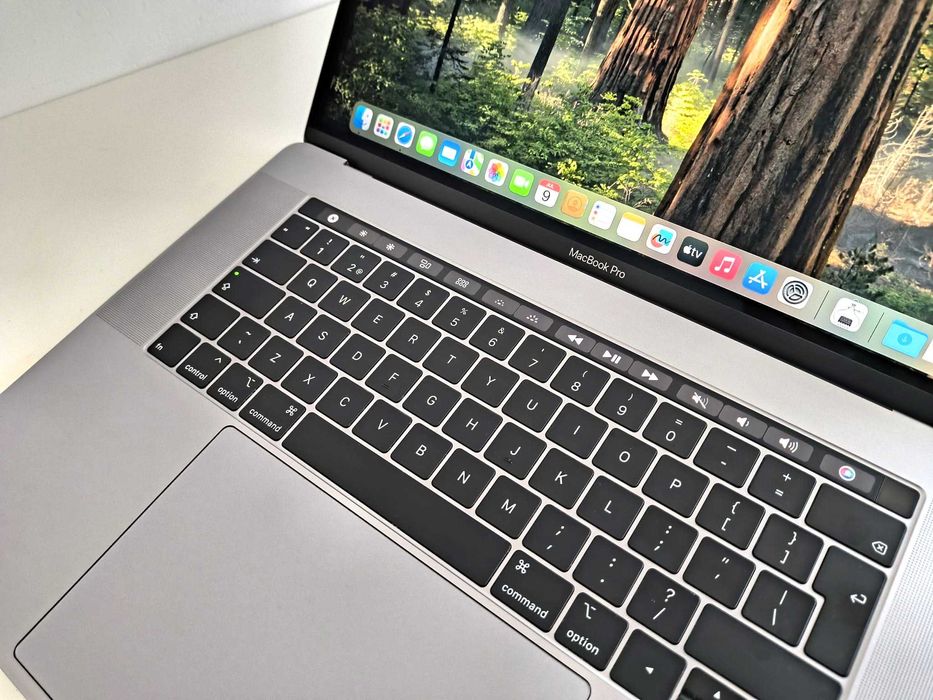 Apple MacBook PRO 15 TouchBar / 30 DE Cicluri/ Impecabil CA NOU!
