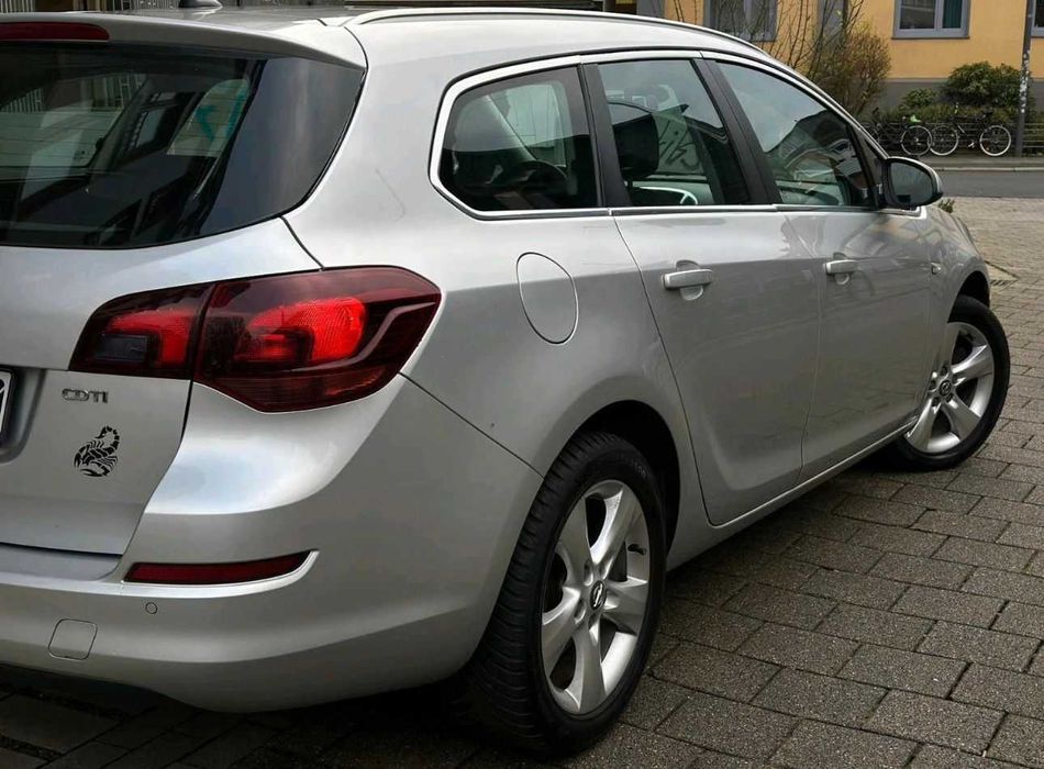 Продавам опел астра