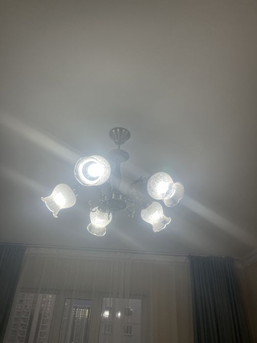 Продам люстру. Люстра в отличном состоянии.