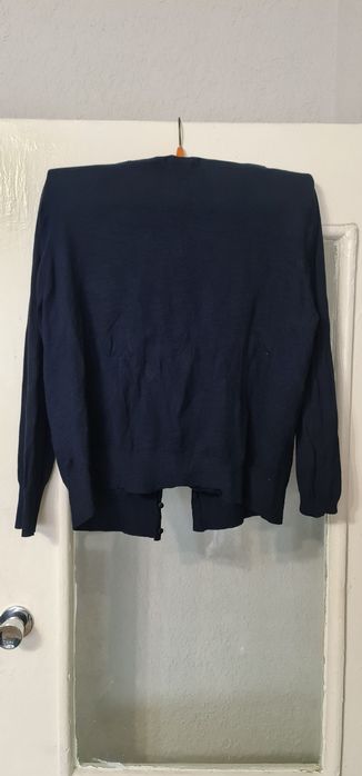 Две женские кофты