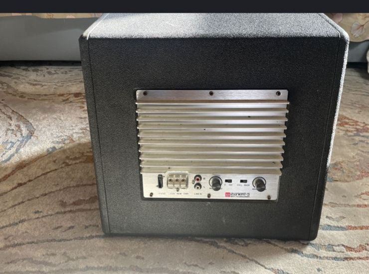 Продам сабвуфер в идеальном состоянии