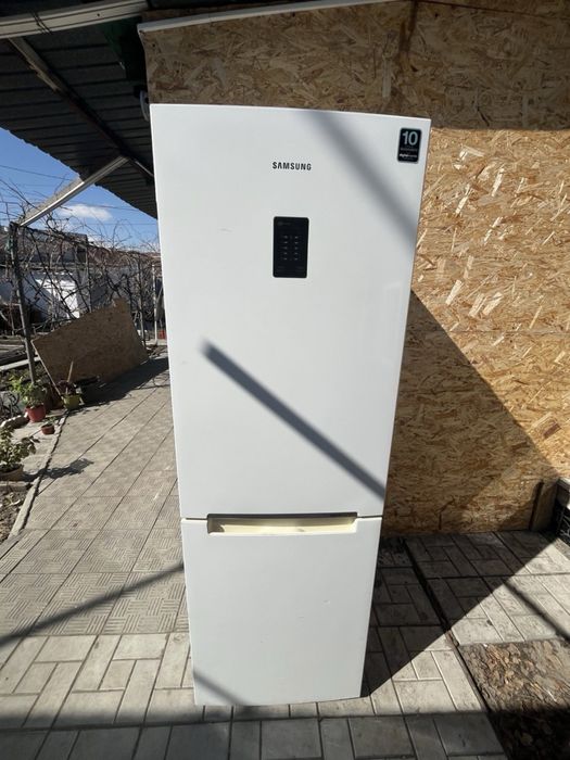 Продам холодильник Samsung