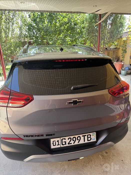 Chevrolet Tracker 2,Red line