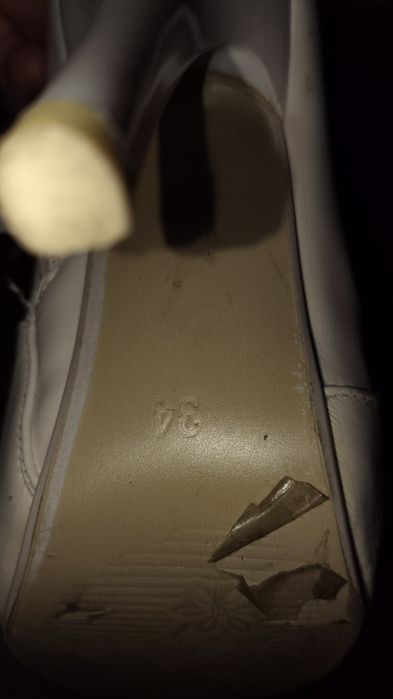 Белые сапожки новые