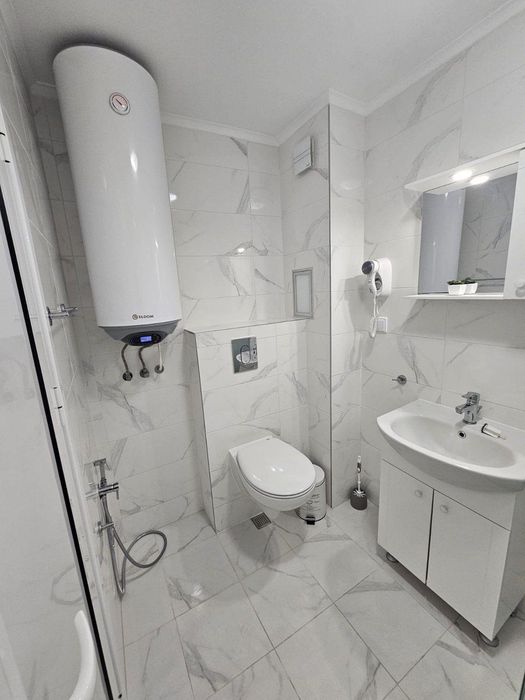 Дава се под наем Двустаен апартамент в Пловдив, Младежки Хълм - 73 кв.м за 664 € - Снимка #8