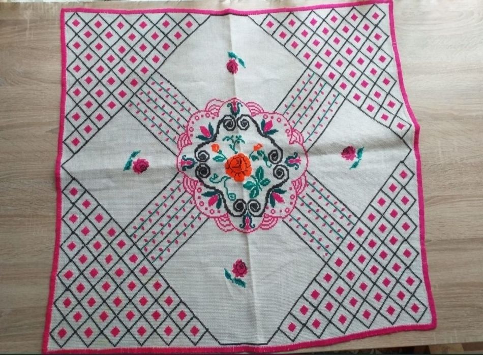 Față/fețe de masă tradiționale vintage cusute manual