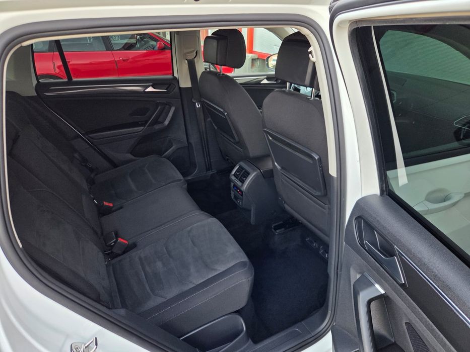Vw Tiguan 2.0 Diesel 150 Cp / R-LINE / Cutie Automată / Faruri Matrix / Distronic ACC / Line-Side Assist/ Cameră /Head-Up Display /  Euro 6  / 2019.03
