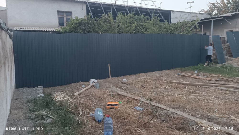 Yer sotiladi laylak maxallada