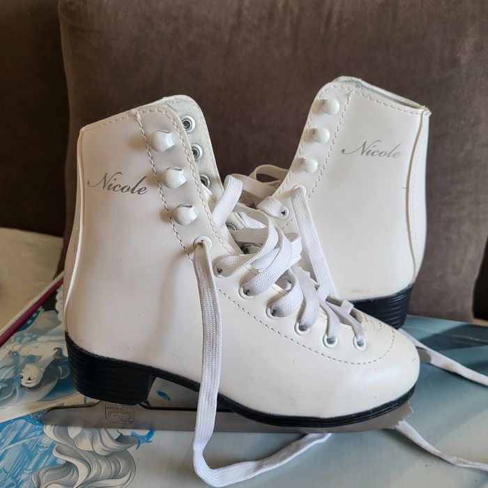 Продам детские коньки