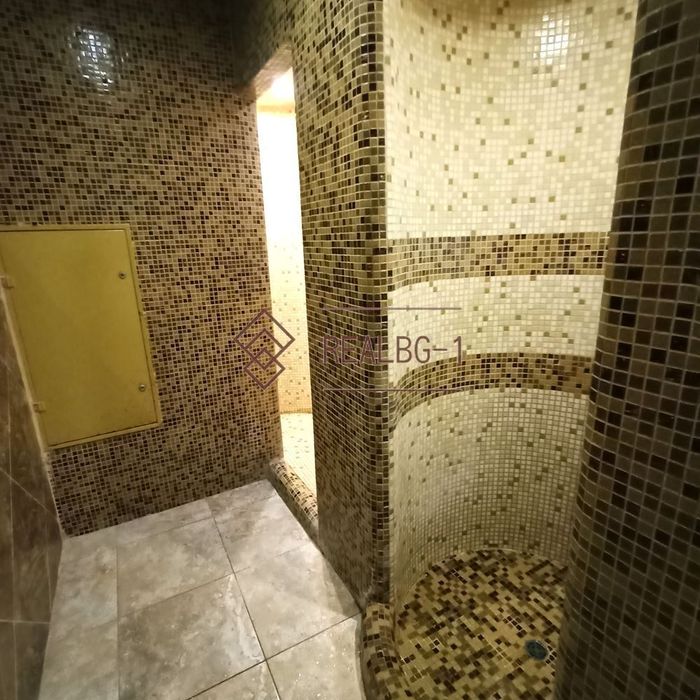 Дава се под наем Заведение в Балчик - 610 кв.м за 3111 € - Снимка #5