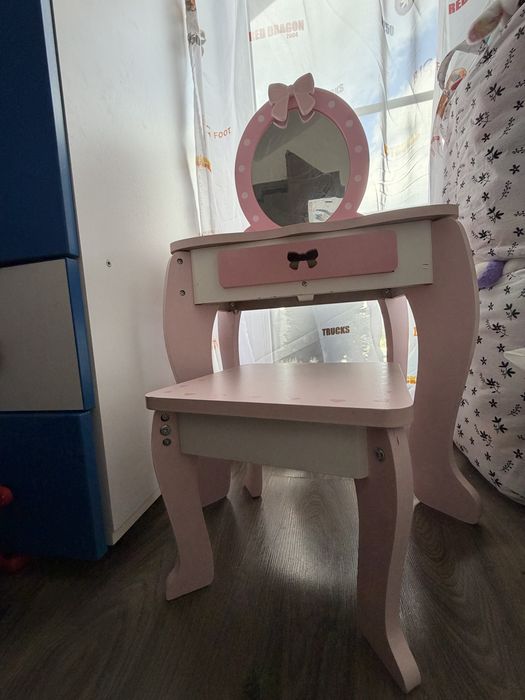 Masuta de machiaj copii