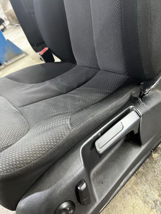 Передние кресла Фольсваген Пассат В6