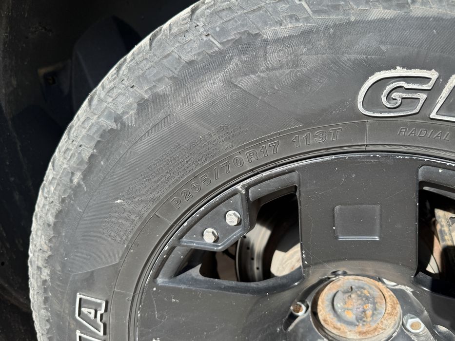 Продам диски с шинами A/T 265/70 R17