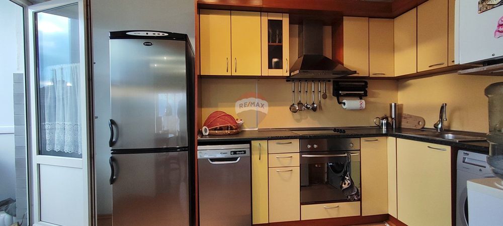 Триетажна къща, гр.Аксаково, обл. Варна ТМ