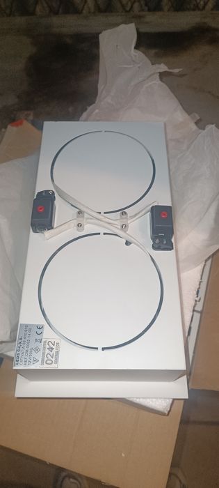 Плафон Philips с коробом