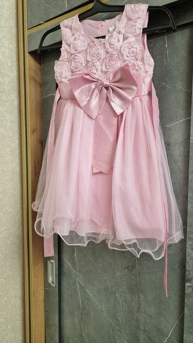 Платья нарядные для девочек.