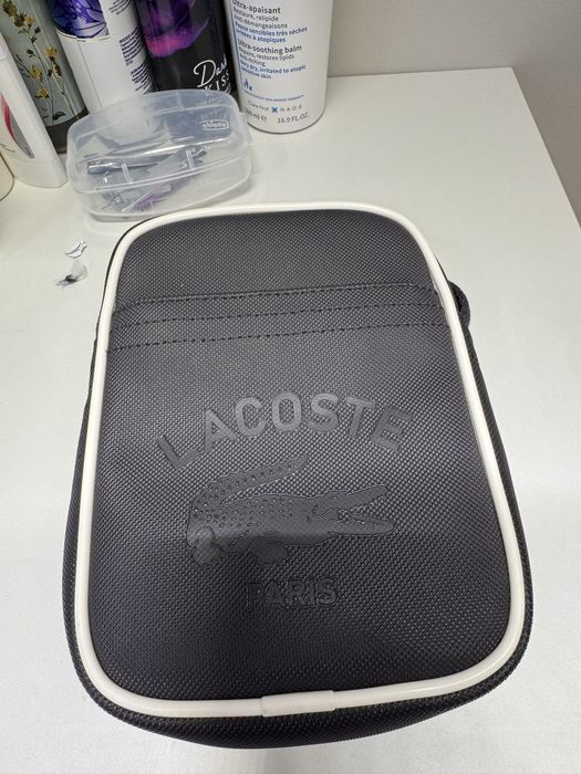 Сумочка через плечо Lacoste