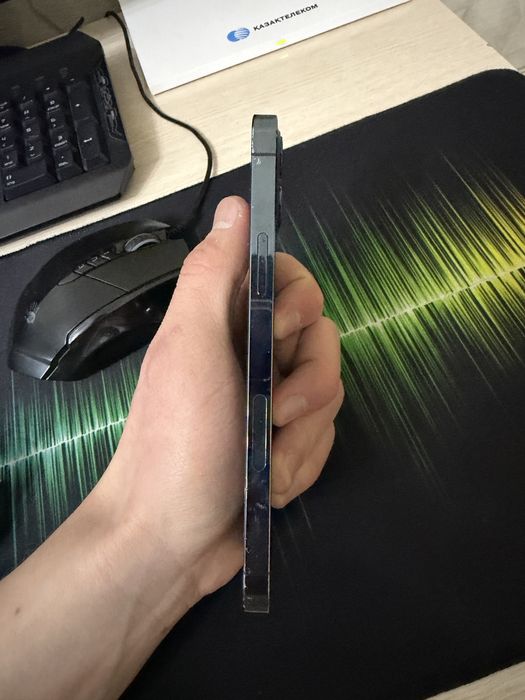 Продам Iphone 12 pro