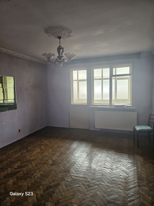Vand apartament 3 camere