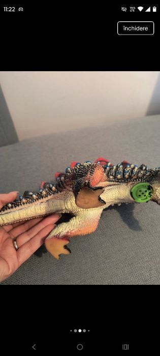 Dinozaur din plastic cauciucat cu sunete