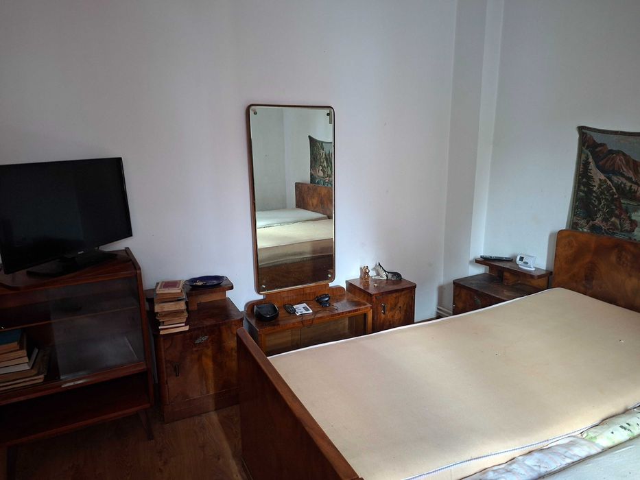 vand casa zona foarte centrala