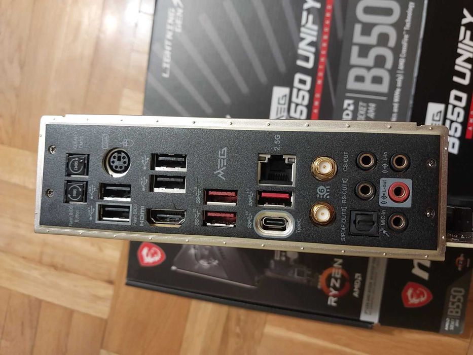 AMD Ryzen 7 5800X + MSI MEG B550 UNIFY Wi-Fi