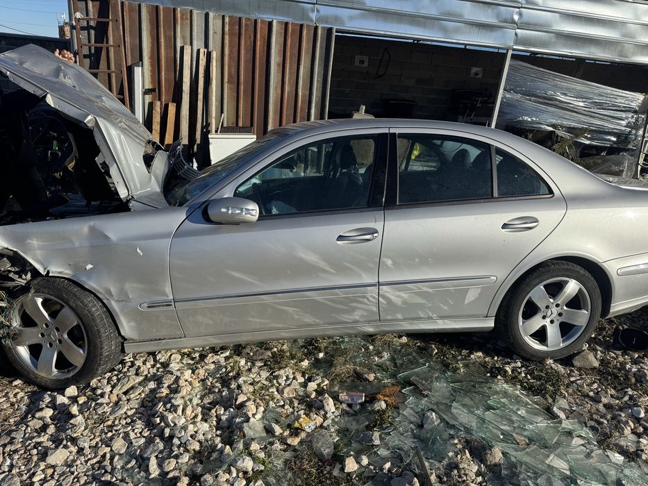 Мерцедес E 400 на части !