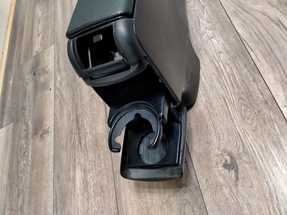 Подлокотник пассат б3 б4