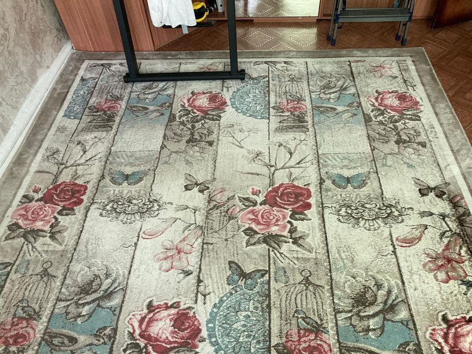 Кілемдер сатылады