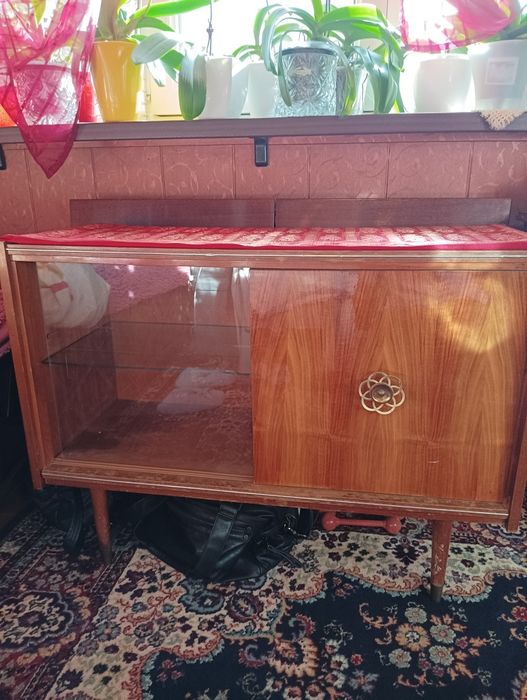 Тумба комод на ножках. Производство Германия.