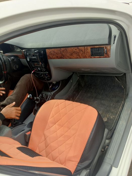 Lasetti 1.8 holati yaxwi.