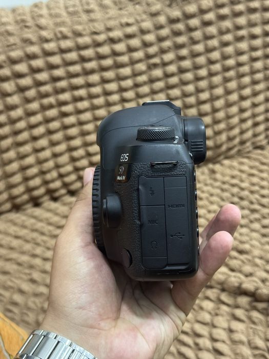 Canon 5D mark4 Body sotiladi