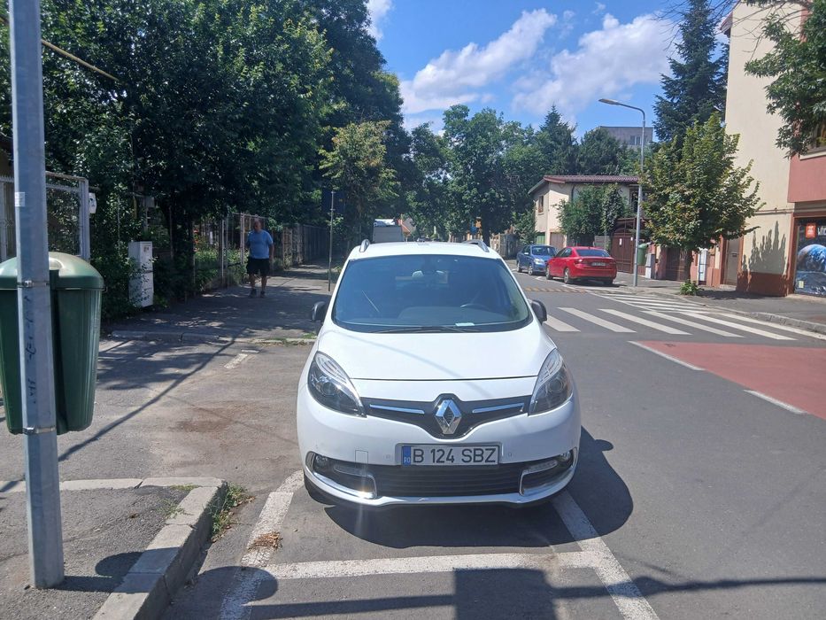RENAULT Scenic