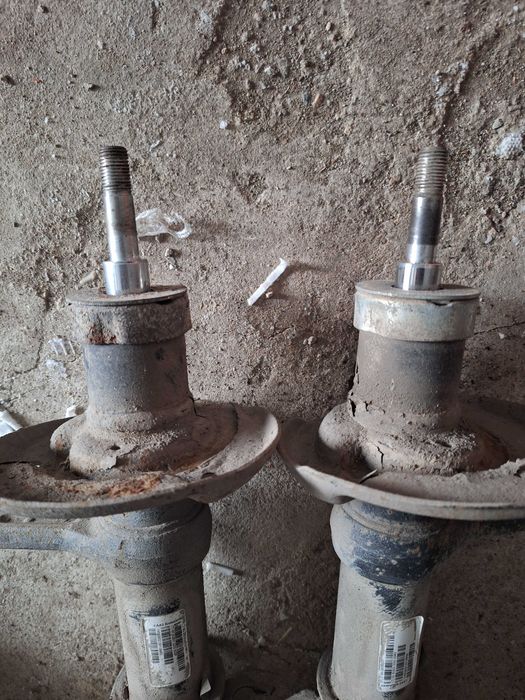 Передние стойки Лада Гранта/Калина 2