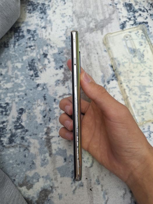 OnePlus 8 128/8 ОПИСАНИЕ