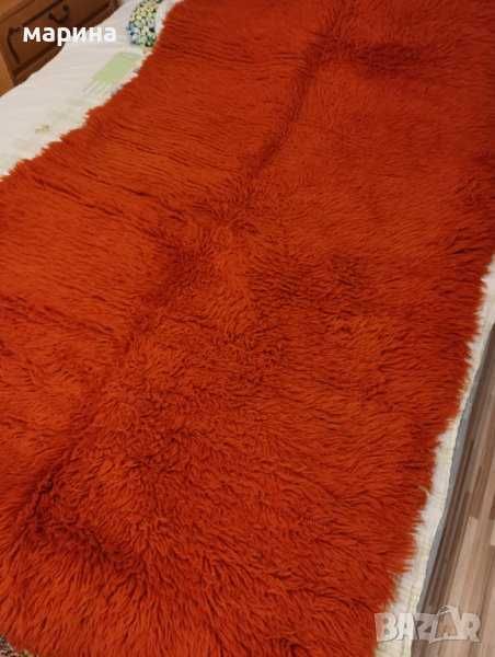 Вълнени китеници в червено и мръсно бяло