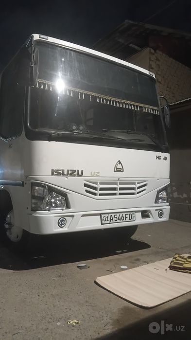 Isuzu avtobus 2017. Yil