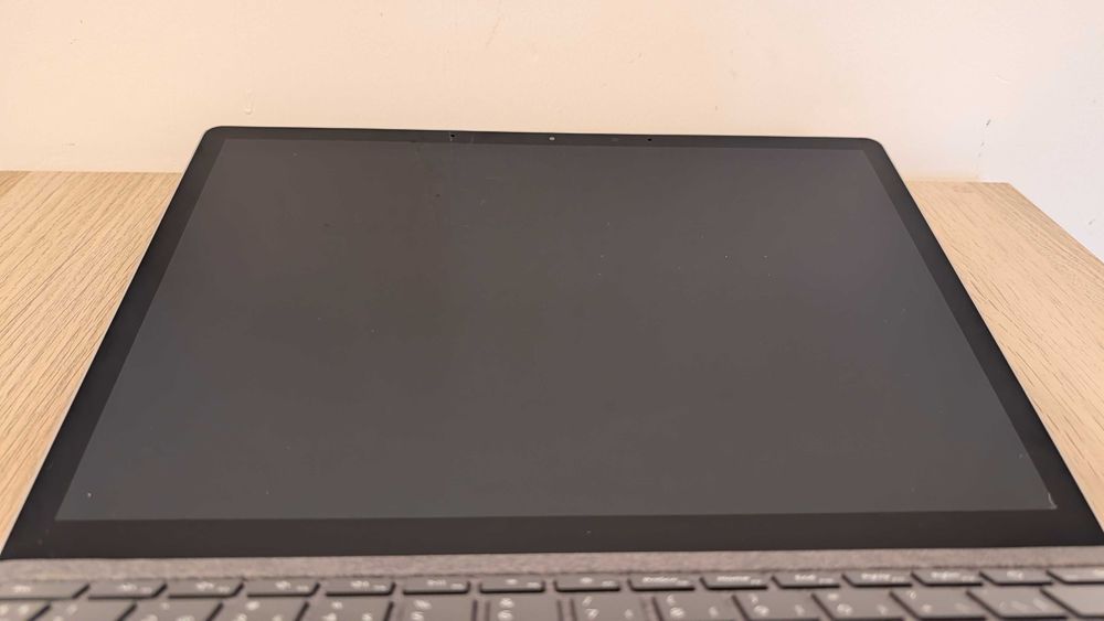 Microsoft Surface Laptop – AMD Ryzen 5 – Slim & Premium