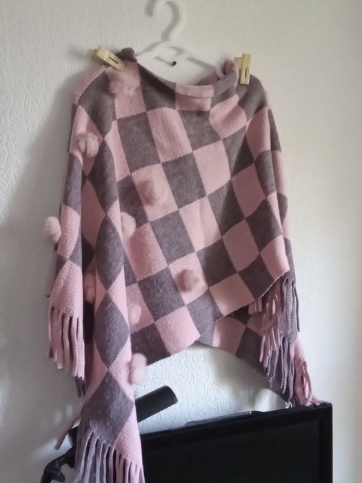 Пончо кофта под джинсы в отличном состоянии