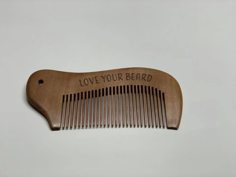 Дървен гребен за брада