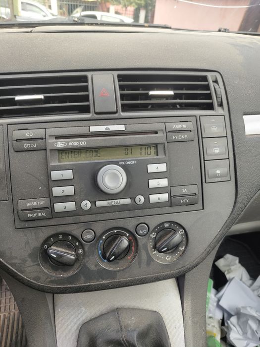 Форд Фокус Ц-макс на части