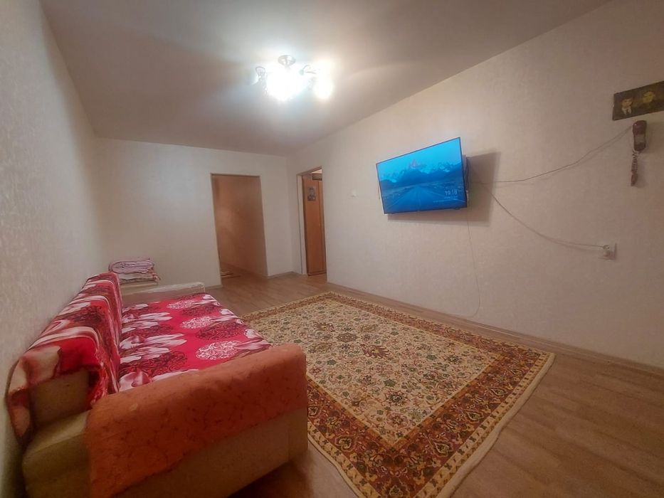 Сдаётся 2х ком в центре мкр Достык, семейным