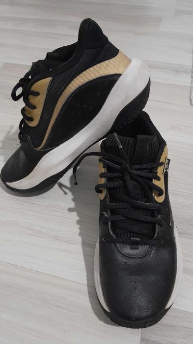 Pantofi sport Under Armour lockdown marimea 40