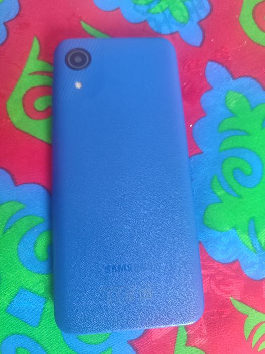 Продам телефон .