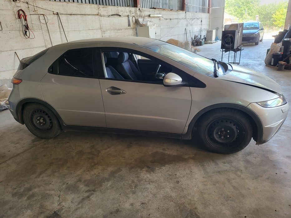 Хонда сивик 2.2 дизел НА ЧАСТИ