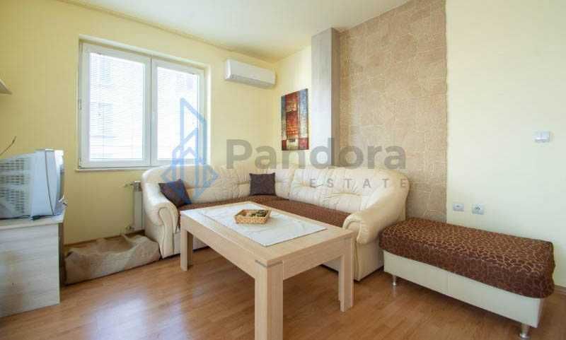 Дава се под наем Двустаен апартамент в София, Център - 60 кв.м за 475 € - Снимка #2