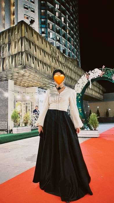 Атласная кофта цвета айвори