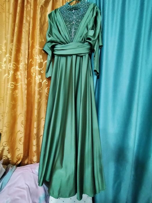 Вечернее платье для торжества