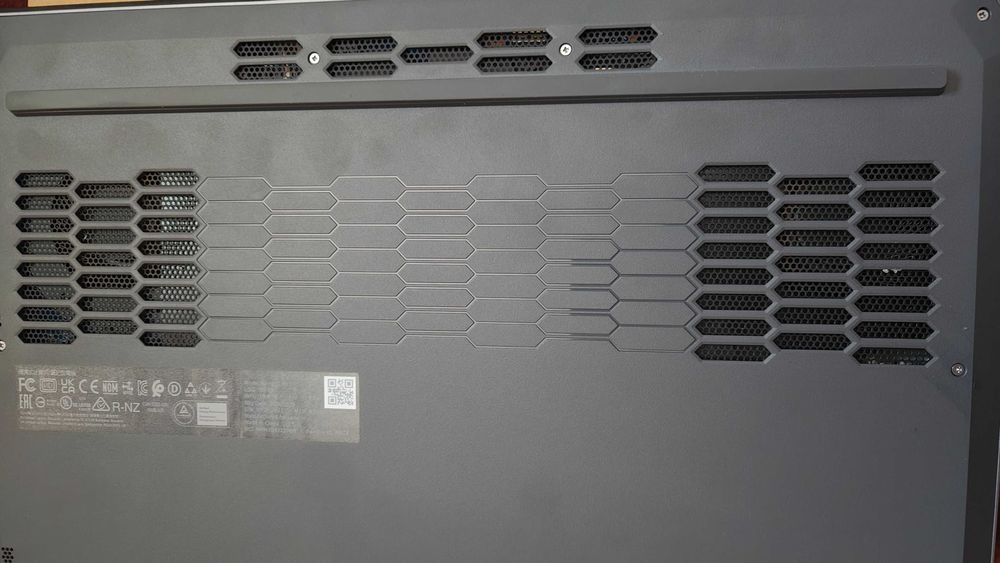 Laptop Lenovo Loq i5iax9-12450HX foarte bun si neuzat